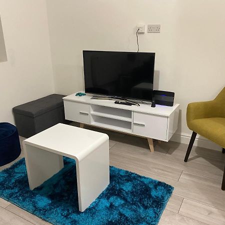 Marie'S Serviced Apartments- 2 Bedroom City Stay Bedford Eksteriør bilde