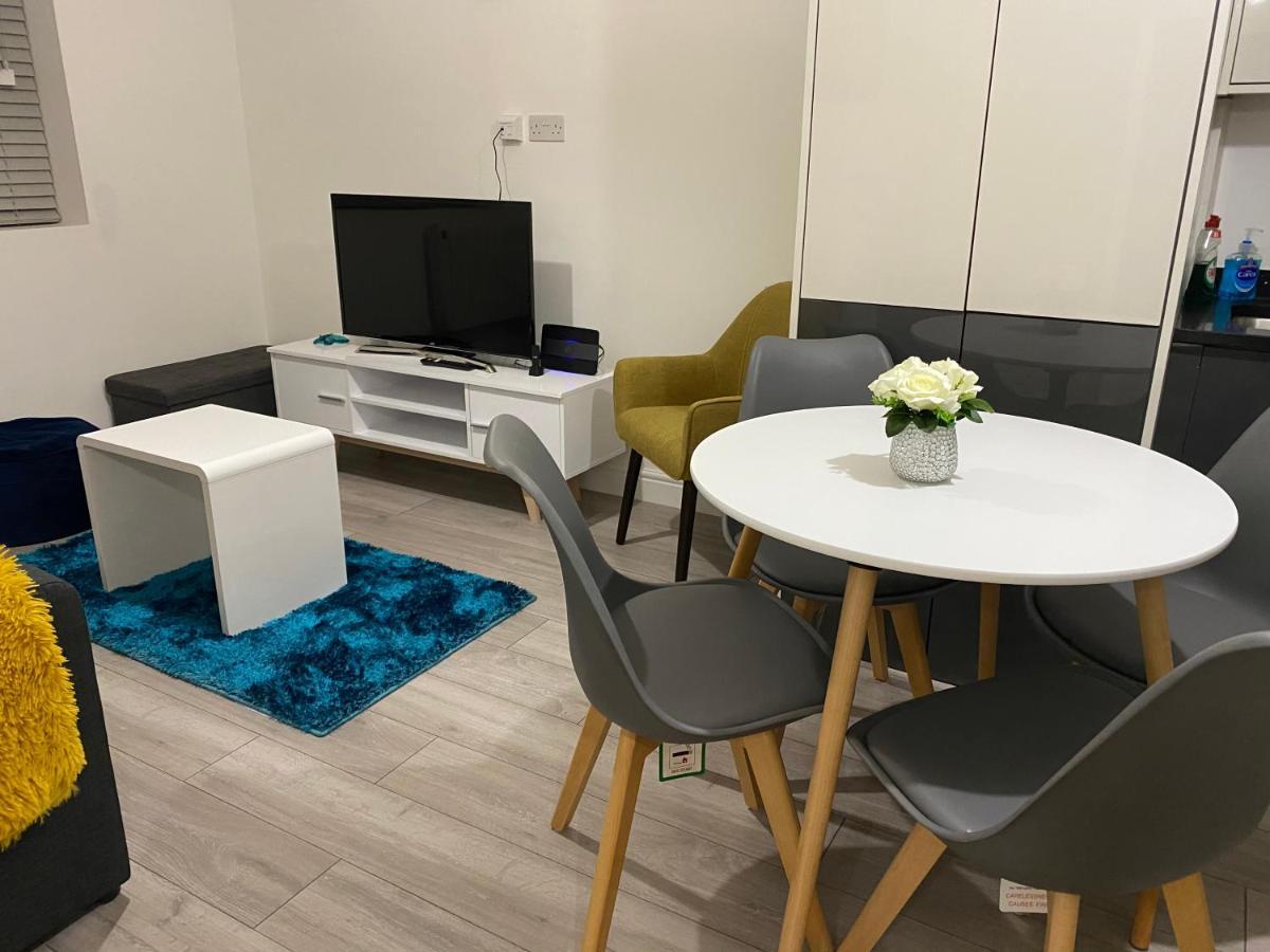 Marie'S Serviced Apartments- 2 Bedroom City Stay Bedford Eksteriør bilde