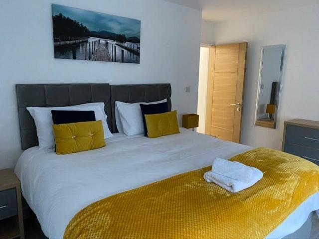 Marie'S Serviced Apartments- 2 Bedroom City Stay Bedford Eksteriør bilde